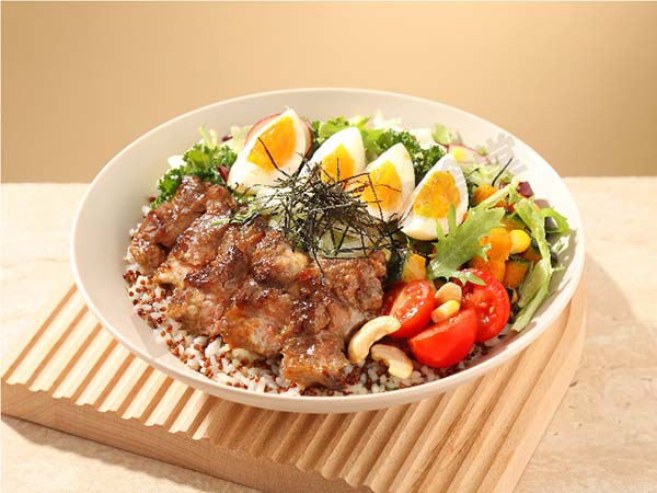 炙烤鲜嫩牛肋拌饭