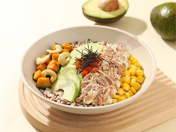 金枪鱼牛油果拌饭